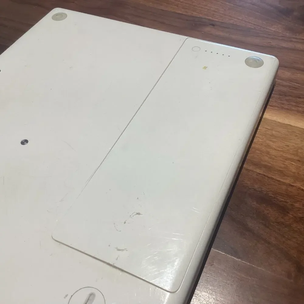 Late 2007 Apple MacBook A1181 13